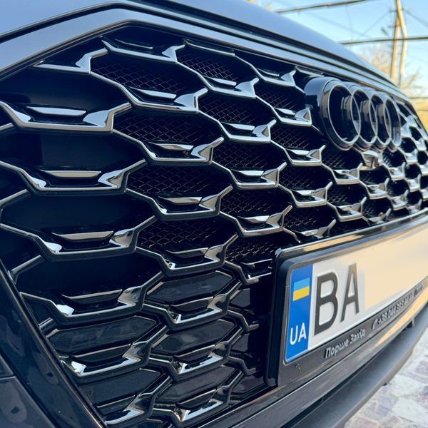 Решітка радіатора на Audi Q5 2020- стиль RSQ5 Black 427348 фото