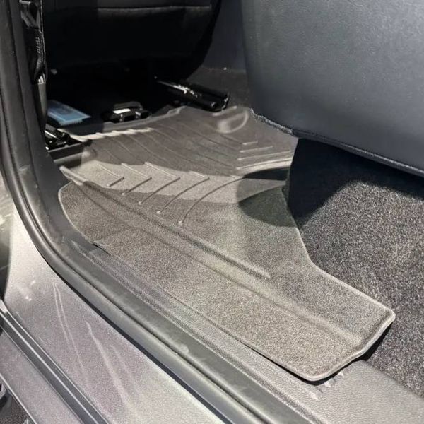 3D килимки для Ford Ranger, Volkswagen Amarok 2024- чорні задні WeatherTech 4418492IM 426069 фото
