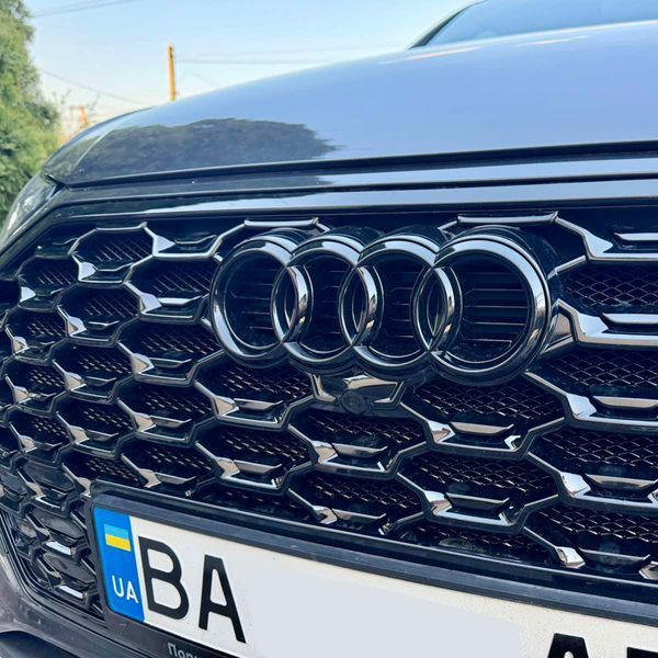 Решітка радіатора на Audi Q5 2020- стиль RSQ5 Black 427348 фото