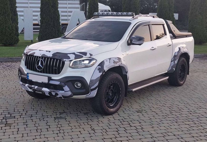 Решетка радиатора на Mercedes X-class W470 2017- GT Chrome Black 427591 фото