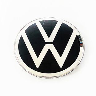 Эмблема в решетку радиатора Volkswagen Tiguan 2021-2024 5NA853601M под дистроник 521702 фото