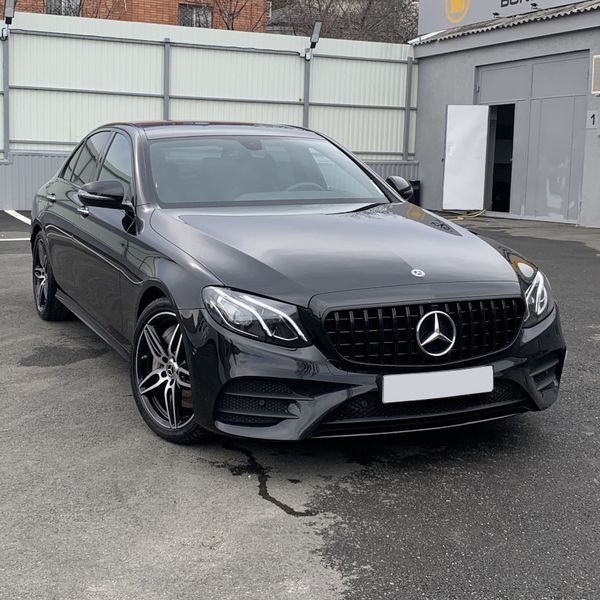 Решітка радіатора на Mercedes E-class W213 2016-2020 GT Black під камеру 429975 фото