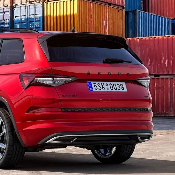 Автологотип эмблема надпись Skoda Kodiaq 2021-2024 черный глянец 658853687D 041 354101 фото Автологотип эмблема надпись Skoda Kodiaq 2021-2024 черный глянец 658853687D 041 354101 фото