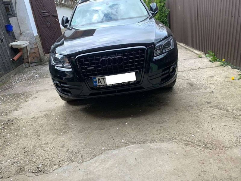 Решетка радиатора на Audi Q5 2008-2012 в стиле SQ5 Black 427418 фото