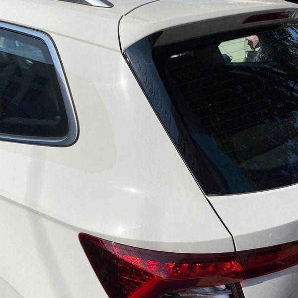 Боковые спойлеры заднего стекла для Skoda Karoq 2018-2022 черный глянец 524099 фото