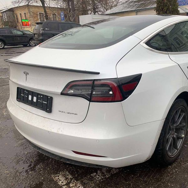 Спойлер на Tesla Model 3, Y 2017- Perfomance чорний глянець 355154 фото