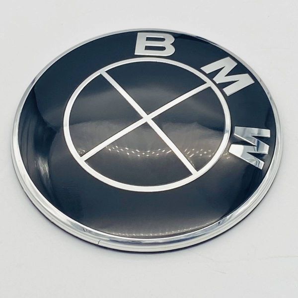 Автологотип шильдик эмблема BMW чорна 2pin 82мм 422844 фото