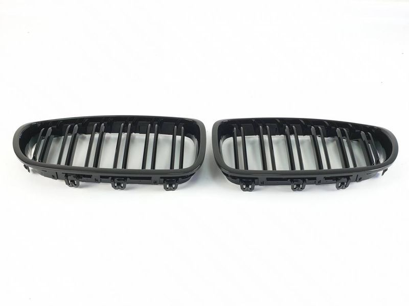 Решітка радіатора на BMW 5 E60, E61 2003-2010 Black 240859 фото Решітка радіатора на BMW 5 E60, E61 2003-2010 Black 240859 фото