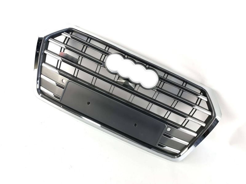 Решетка радиатора на Audi Q5 2016-2020 в стиле SQ5 Silver Chrome 427421 фото