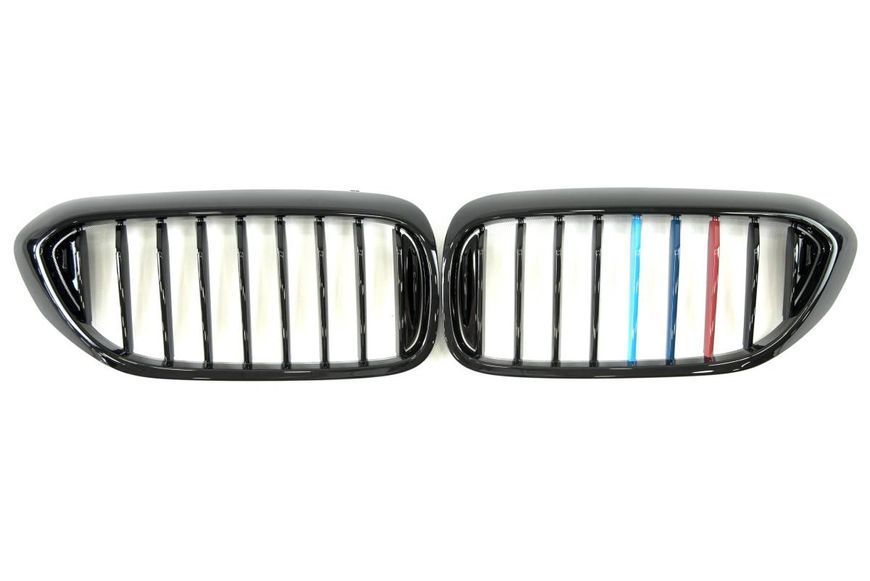 Решетка радиатора на BMW 5 G30, G31 2017-2020 M-color 428986 фото