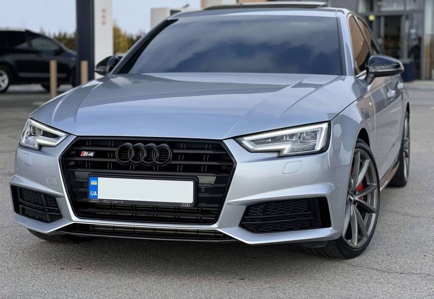 Передний бампер на Audi A4 B9 2015-2019 в стиле S4 Black 429828 фото