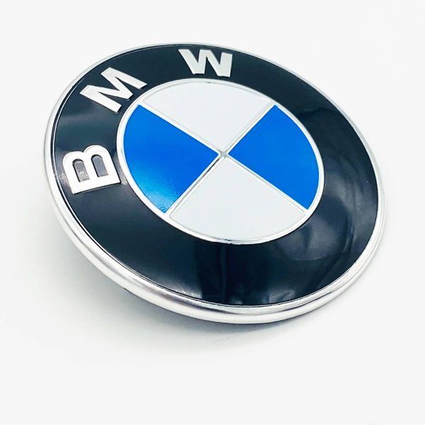 Эмблема на крышку багажника BMW синий и белый 74мм 327058 фото