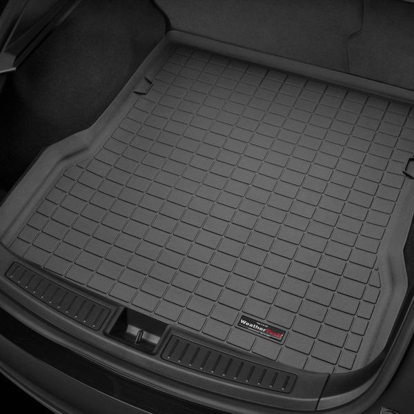 Коврик в багажник для Rivian R1S, R1T 2021-2024 передний черный WeatherTech 401539 426904 фото