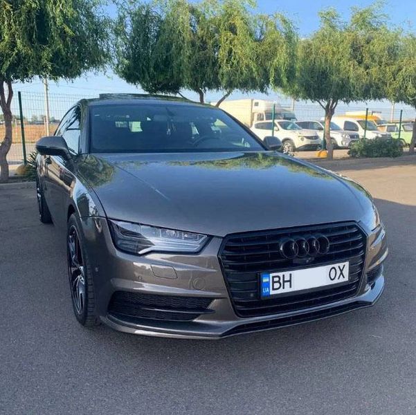 Автологотип черная эмблема Audi A7 C7 2014-2018 Black Edition в решетку радиатора 4K5853602 232921 фото Автологотип черная эмблема Audi A7 C7 2014-2018 Black Edition в решетку радиатора 4K5853602 232921 фото