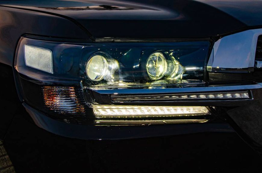 Альтернативна оптика передня на Toyota Land Cruiser 200 2016- Executive 236344 фото