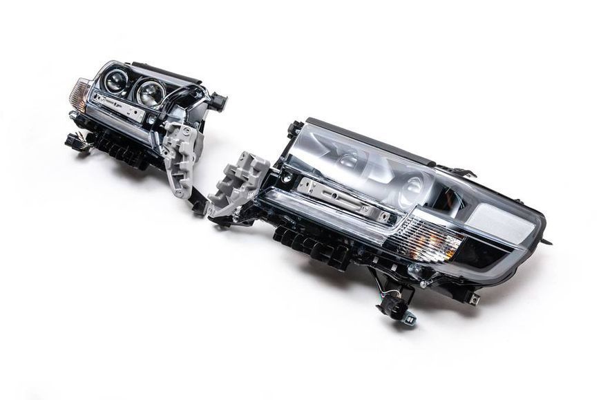 Альтернативна оптика передня на Toyota Land Cruiser 200 2016- Executive 236344 фото