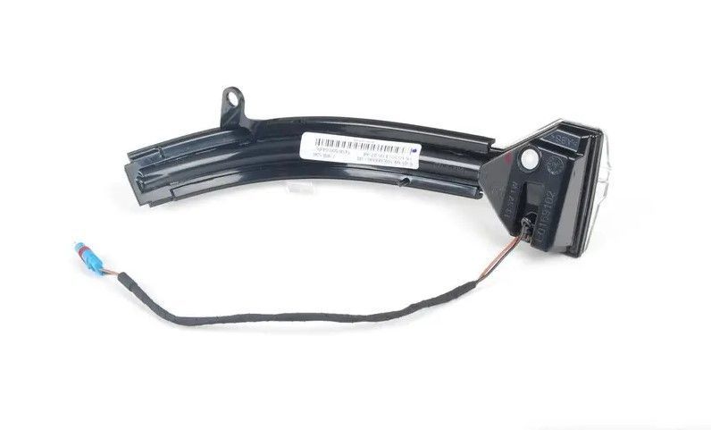 Повторювач правого повороту для BMW 5 F10, F11, F07, 6 F06, F12, F13, 7 F01, F02 в зеркало BMW 63137308536 415531 фото Повторювач правого повороту для BMW 5 F10, F11, F07, 6 F06, F12, F13, 7 F01, F02 в зеркало BMW 63137308536 415531 фото