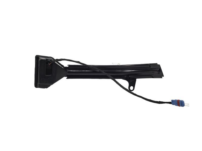 Повторювач правого повороту для BMW 5 F10, F11, F07, 6 F06, F12, F13, 7 F01, F02 в зеркало BMW 63137308536 415531 фото Повторювач правого повороту для BMW 5 F10, F11, F07, 6 F06, F12, F13, 7 F01, F02 в зеркало BMW 63137308536 415531 фото