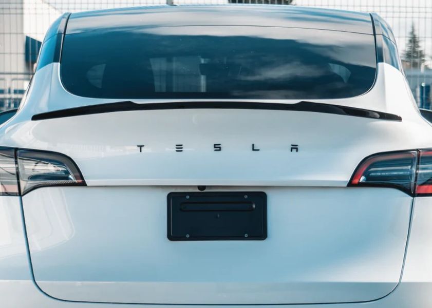Автологотип емблема напис Tesla Performance Black чорний глянець 50см 414179 фото