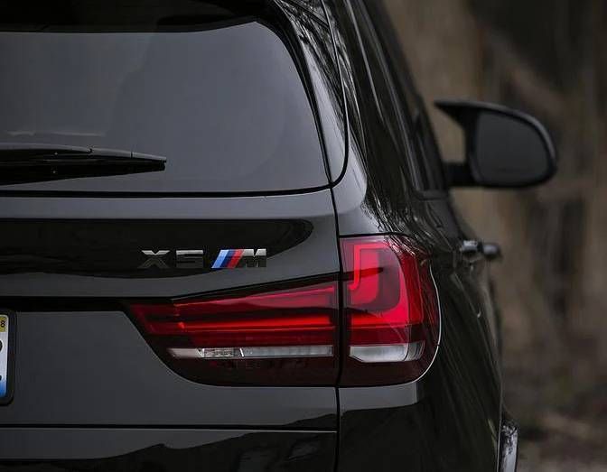 Автологотип шильдик эмблема надпись BMW X5M Black Shadow Edition черный глянец на крышку багажника 174122 фото