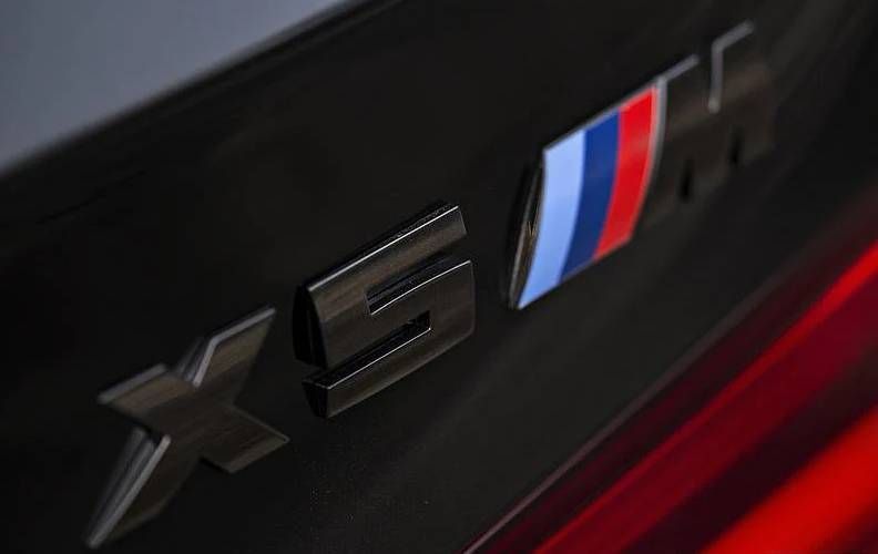 Автологотип шильдик эмблема надпись BMW X5M Black Shadow Edition черный глянец на крышку багажника 174122 фото