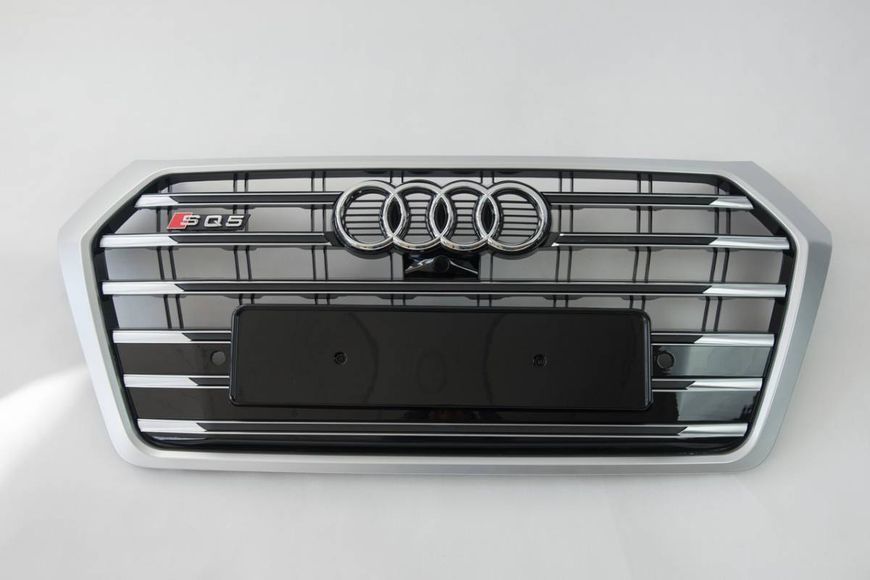 Решетка радиатора на Audi Q5 2016-2020 в стиле SQ5 Black Silver 241066 фото