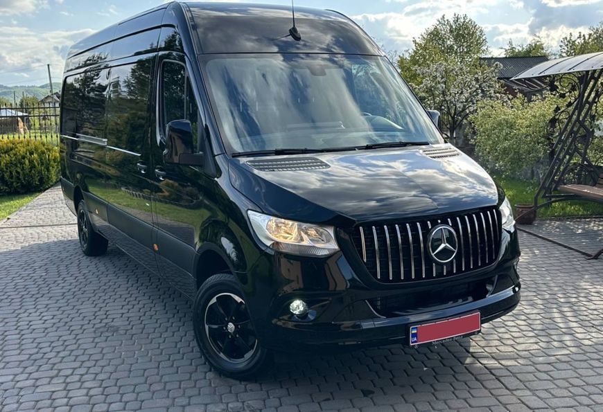 Решітка радіатора на Mercedes Sprinter W907 2017- GT Chrome Black без рамки 430766 фото