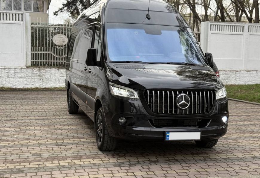 Решітка радіатора на Mercedes Sprinter W907 2017- GT Chrome Black без рамки 430766 фото