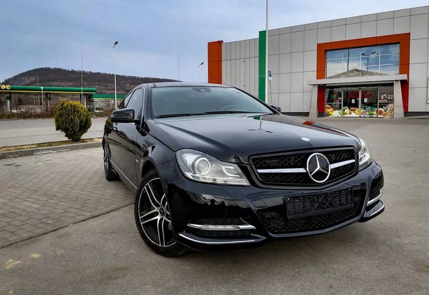 Решетка радиатора на Mercedes C-class W204 2007-2014 Black W/Moulding SL 427742 фото