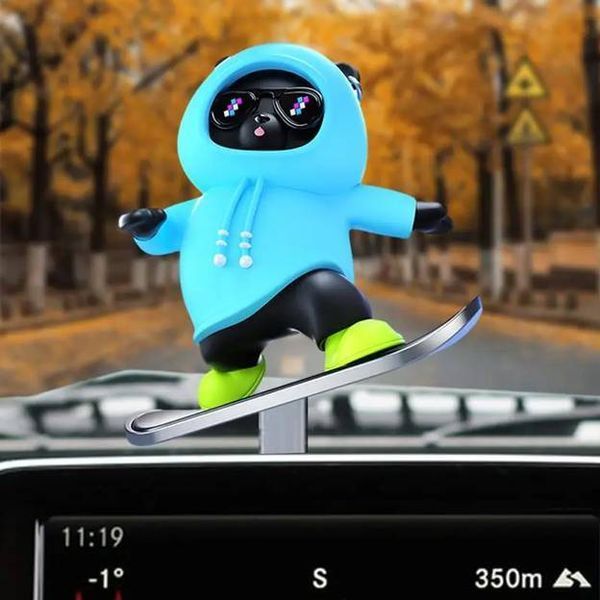 Іграшка ковзаюча панда Skateboard Bear Car на панель авто блакитний 425506 фото