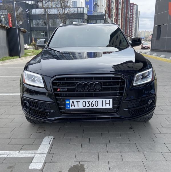 Решетка радиатора на Audi Q5 2012-2016 в стиле SQ5 Black 240989 фото