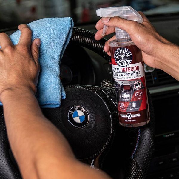 Очиститель для ухода зи интерьером авто Chemical Guys Total Interior Cleaner And Protectant Black Cherry 473мл 409704 фото Очиститель для ухода зи интерьером авто Chemical Guys Total Interior Cleaner And Protectant Black Cherry 473мл 409704 фото