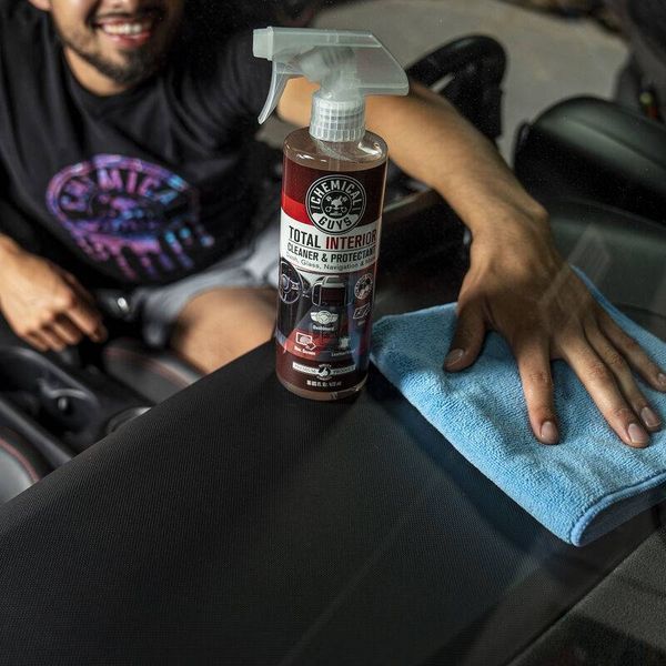 Очиститель для ухода зи интерьером авто Chemical Guys Total Interior Cleaner And Protectant Black Cherry 473мл 409704 фото Очиститель для ухода зи интерьером авто Chemical Guys Total Interior Cleaner And Protectant Black Cherry 473мл 409704 фото