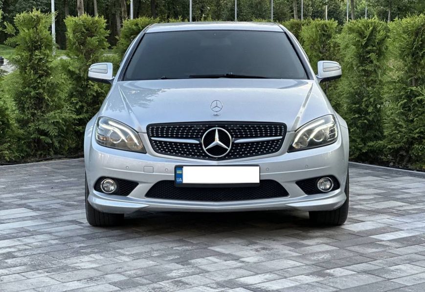 Решетка радиатора на Mercedes C-class W204 2007-2014 Black Diamond 429992 фото