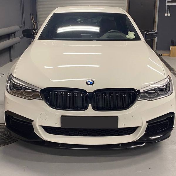 Решетка радиатора на BMW 5 G30, G31 2017-2020 Черный глянец 240916 фото