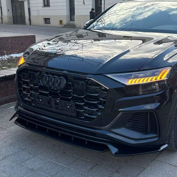 Решетка радиатора на Audi Q8 2018-2023 в стиле RSQ8 2023 Black 430072 фото