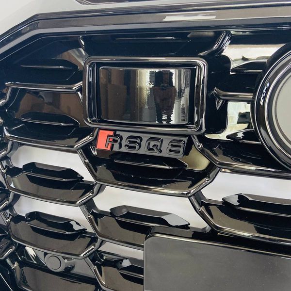 Решетка радиатора на Audi Q8 2018-2023 в стиле RSQ8 2023 Black 430072 фото