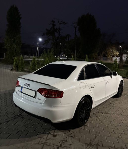 Спойлер на Audi A4 B8 2007-2011 V1 чорний глянець 431440 фото Спойлер на Audi A4 B8 2007-2011 V1 чорний глянець 431440 фото