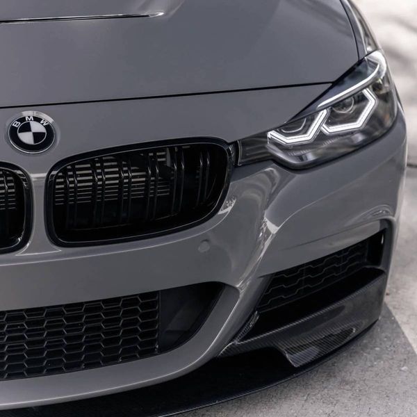 Автологотип емблема BMW чорно-білий 2 направляючі 82мм 408032 фото
