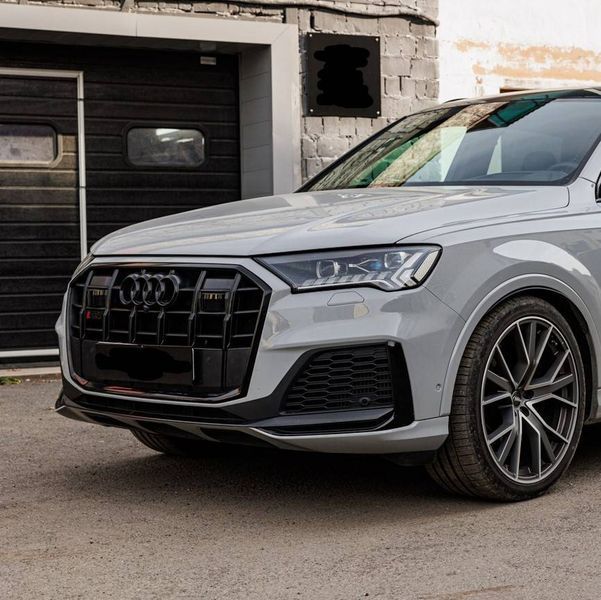 Решетка радиатора на Audi Q7 2020- в стиле SQ7 Black под радары 430073 фото