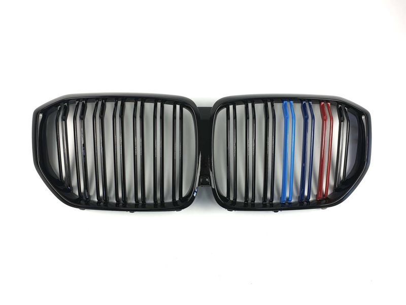 Решетка радиатора на BMW X5 G05 2018-2022 двойной M-Look M-color 429022 фото Решетка радиатора на BMW X5 G05 2018-2022 двойной M-Look M-color 429022 фото