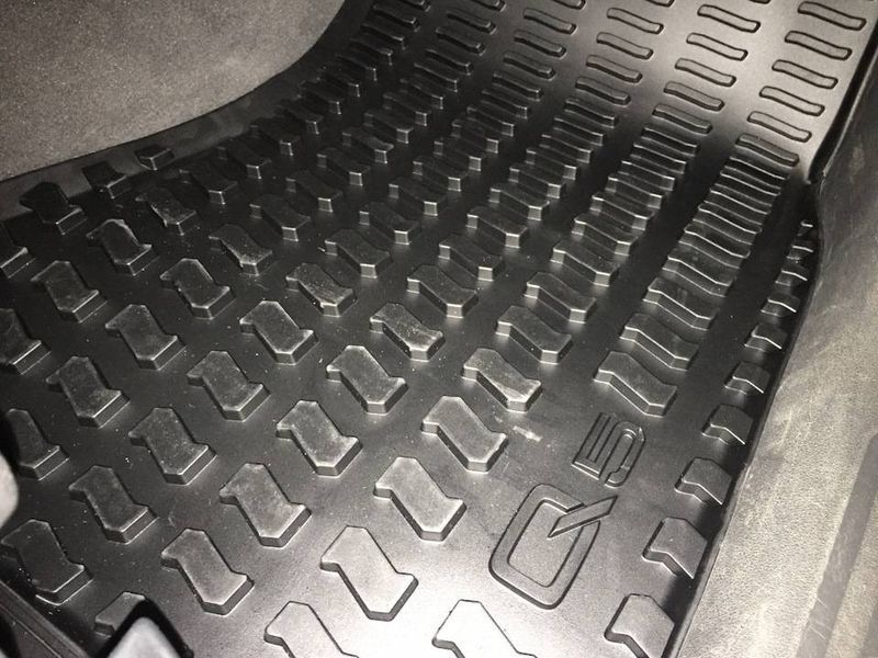 Коврики Audi Q5 2008-2015 передние VAG 8R1061501041 35741 фото