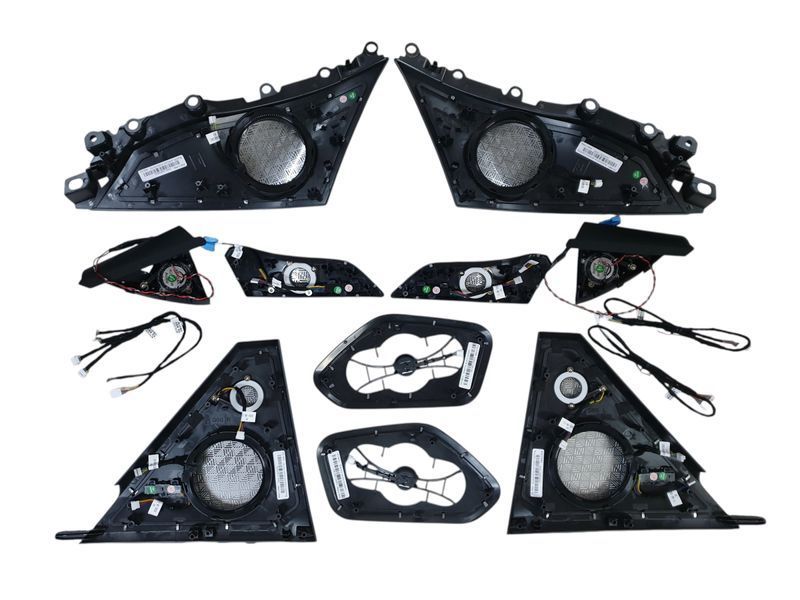 Сетки на динамики FULL SET Silver на BMW 5 Series G60/G61 2023-2025 года 522483 фото