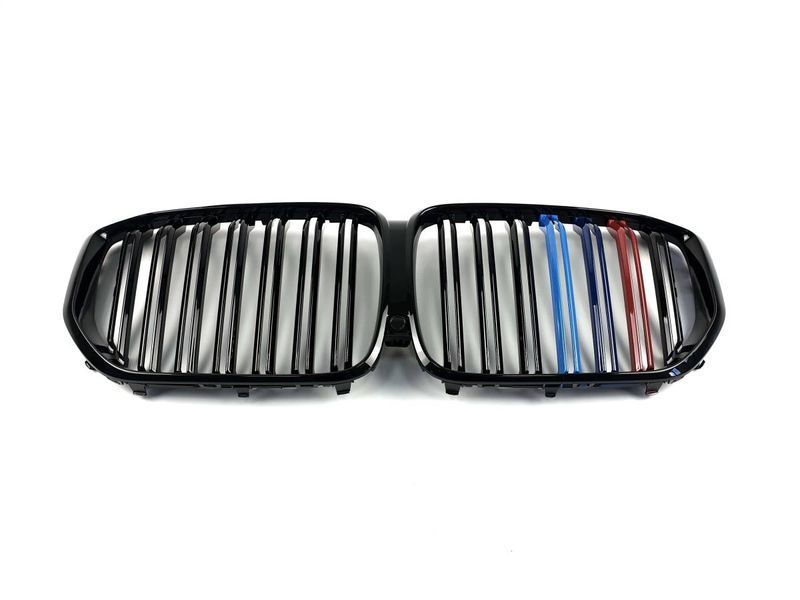 Решетка радиатора на BMW X5 G05 2018-2022 двойной M-Look M-color 429022 фото Решетка радиатора на BMW X5 G05 2018-2022 двойной M-Look M-color 429022 фото