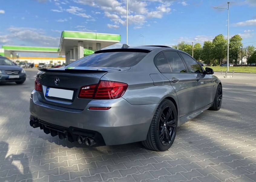 Диффузор заднего бампера на BMW 5 F10, F11 2010-2017 Черный глянец стиль M5 Competition 429717 фото