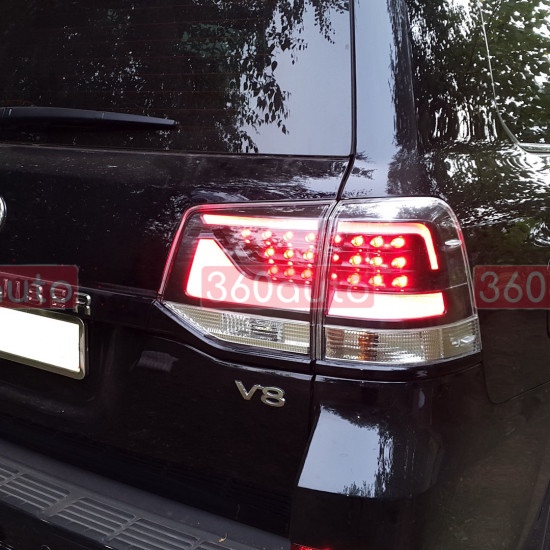 Задняя оптика на Toyota Land Cruiser 200 2016- Executive Black