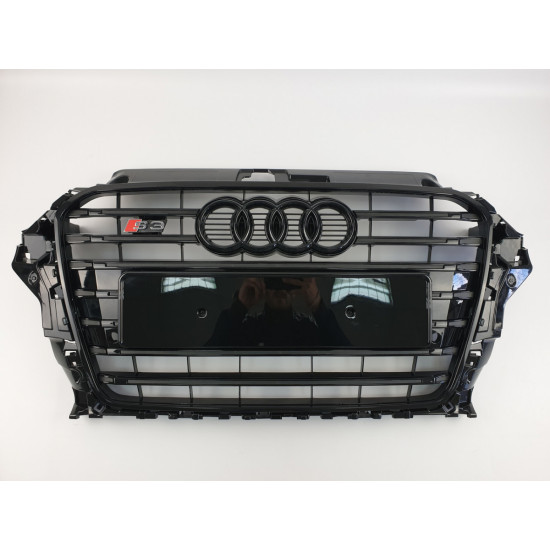 Решітка радіатора на Audi A3 2013-2015 чорна стиль S-Line A3-S142