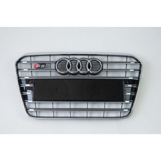 Решетка радиатора на Audi A5 2011-2016 черная с хромом стиль S-Line A5-S131
