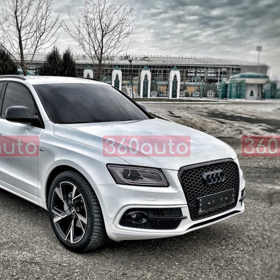 Решітка радіатора на Audi Q5 2012-2016 чорна стиль RS Q5-RS133