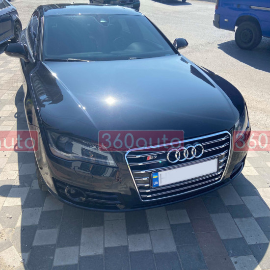 Решетка радиатора на Audi A7 2010-2014 в стиле S7 Chrome Black